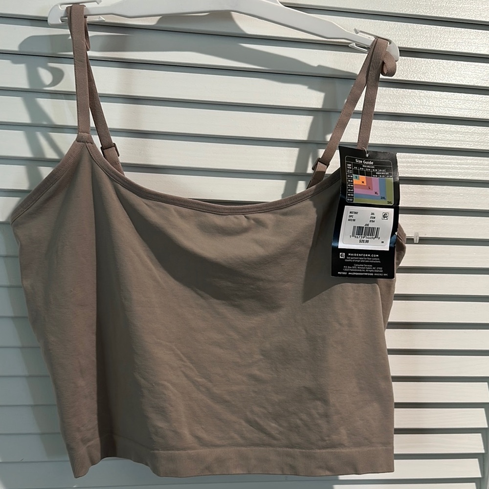 NWT Maidenform Basically Sexy Seamless Smoothing Cropped Cami w/adjustable Strap
